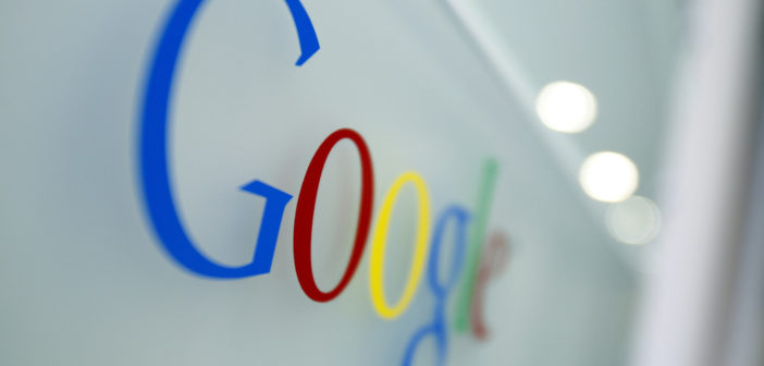 Google Logo: Tester bewerten die Ergebnisse der Fake-Filter; Rechte: dpa/Picture Alliance