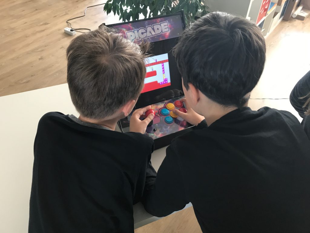 Kids lernen programmieren an der Coding-Schule; Rechte: WDR/Schieb