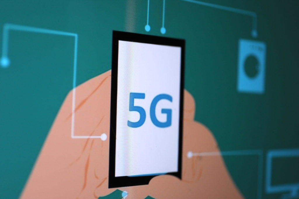 Kaum jemand spricht über die Risiken von 5G; Rechte: Pixabay/WDR/Schieb