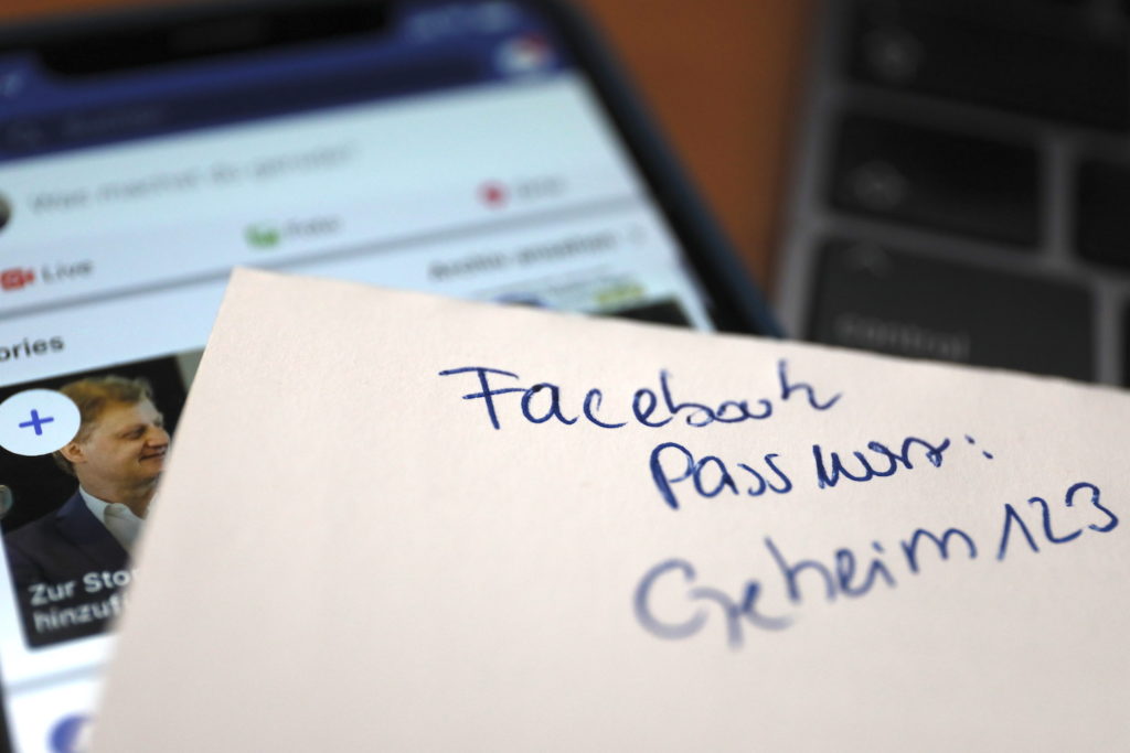 Facebook hat Millionen Passwörter von Nutzern im Klartext gespeichert; Rechte: WDR/Schieb
