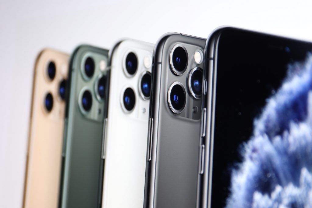 iPhone XI Pro mit 3 Linsen; Rechte: Apple/WDR/Schieb