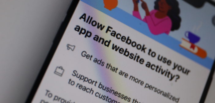 Facebook wirbt für Tracker in der App; Rechte: WDR/Schieb