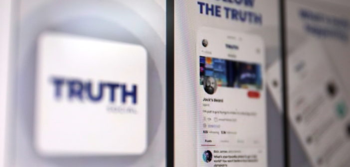 Donald Trump ist mit einem eigenen Network namens "Truth Social" gestartet; Rechte: WDR/Schieb