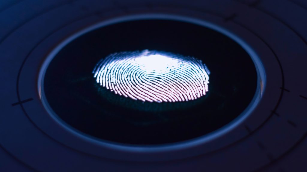 Der Fingerabdruck gilt als biometrisches Datum: einzigartig und unverwechselbar; Rechte: WDR/Schieb