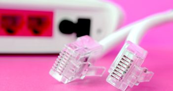 Deutsche DSL-Router sollen sich mit 10 MBit/Sekunde begnügen; Rechte: WDR/Schieb
