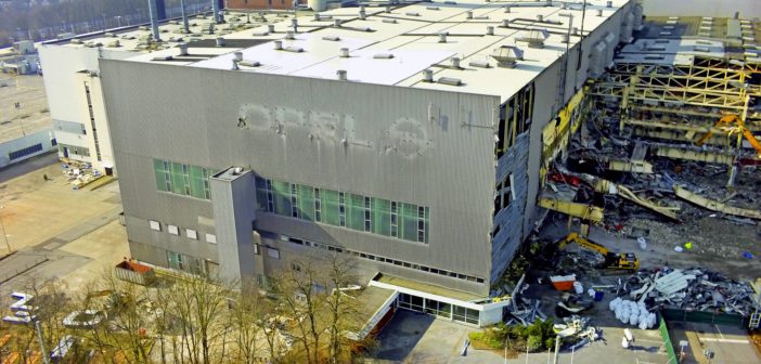 Abriss des stillgelegten Opel Werks in Bochum (Foto: imago)