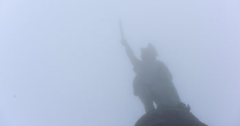 Hermannsdenkmal im Nebel (Foto: WDR/dpa)